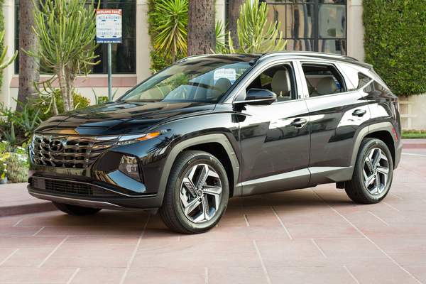2022 Hyundai Tucson Hybrid Limited AWD.
