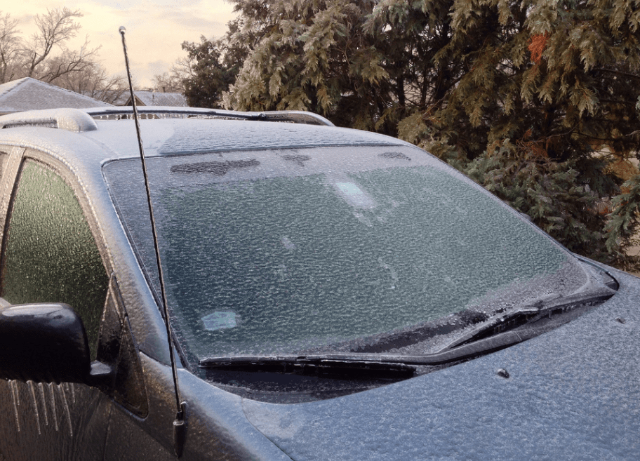 Ways to De-Ice Your Windshield Without Damaging It