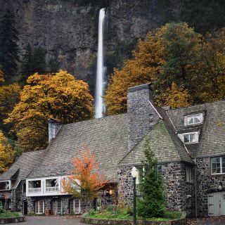 Multnomah Falls Lodge