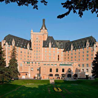 Garden Court Café at the Delta Bessborough