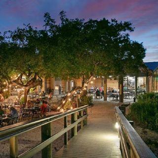 Mar Vista Dockside Restaurant & Pub