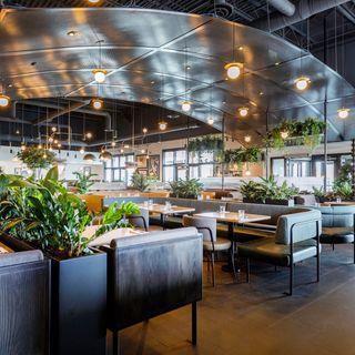 Earls Kitchen + Bar - 170th Street - Edmonton