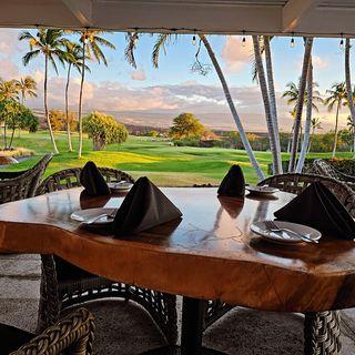 Mauka Bar and Grill