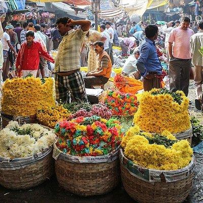 A Private Morning Walk Through Kolkata's Markets