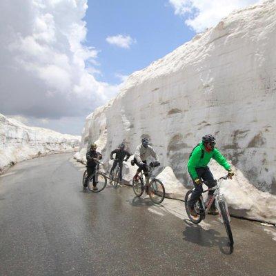 Multi-Day Trip Himalayan Cycling Expedition from Manali to Leh