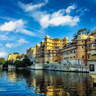 Udaipur in Full Day Sightseeing 8+places with Entrances fees