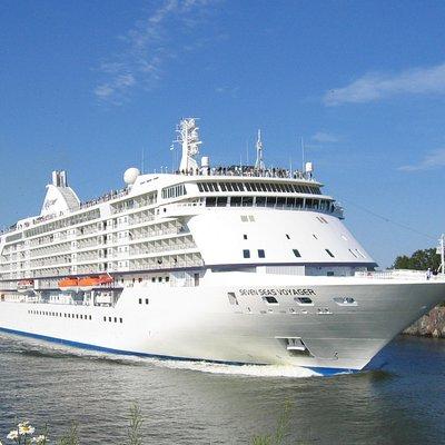 Arrival, Departure or Round Trip Private Transfer: Central London to Southampton Cruise Port