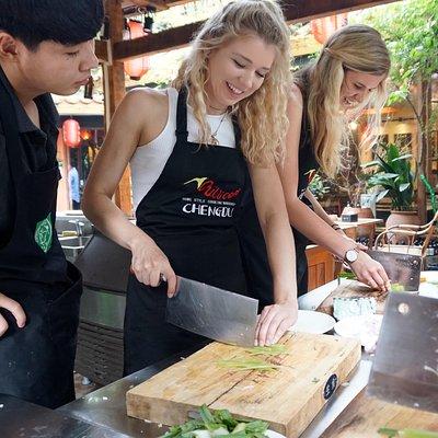 Half-Day Chengdu Cooking Class with Local Market Visit
