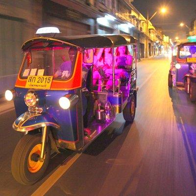 Bangkok by Night: Temples, Markets and Food Tuk-Tuk Tour