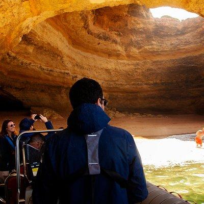 Albufeira: Dolphins and Caves Tour