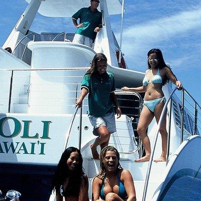 Oahu Catamaran Cruise: Wildlife, Snorkeling and a Hawaiian Meal