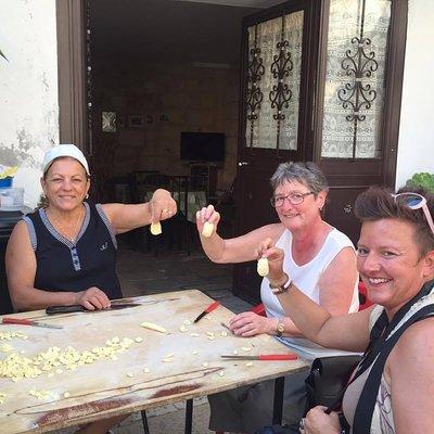 Bari Walking Tour with Pasta Experience