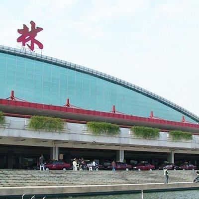 Private Arrival Transfer: Guilin International Airport (KWL) to Downtown Hotel