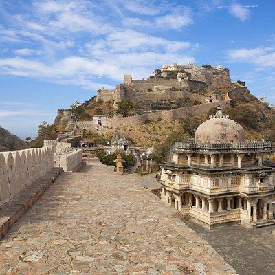 Kumbhalgarh Fort and Jain Temple Full-Day Tour from Jodhpur to Udaipur