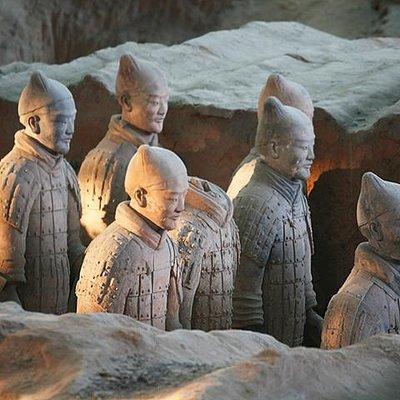 Mini Group Xian Day Tour to Terracotta Army, City Wall, Pagoda and Muslim Bazaar