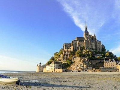 Day trip with local driver to Mt Saint-Michel Cancale and Saint-Malo from Rennes