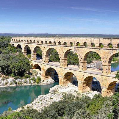 Nimes, Uzes & Pont du Gard Small Group Half-Day Tour from Avignon