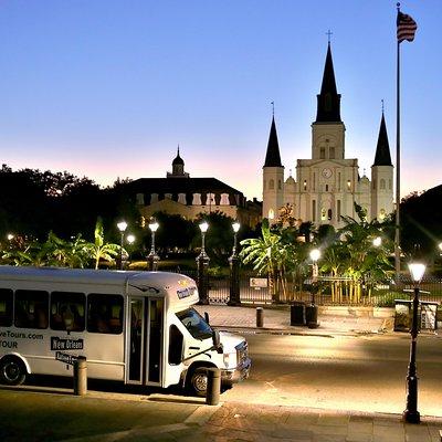 New Orleans Dead of Night Ghosts and Cemetery Bus Tour