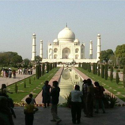 Taj Mahal and Agra Day-Trip from Kolkata with Both side Commercial Flights