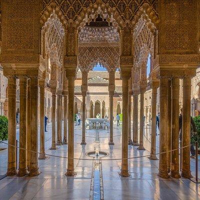 Granada Day Trip: Alhambra & Nazaries Palaces from Seville