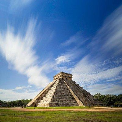 From Cancun and Riviera Maya: Full-day Tour to Chichen Itza and Cenote Maya 