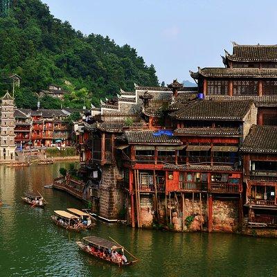 5 Days Zhangjiajie Mountains&Fenghuang Ancient Town Tour(5-star Hotel)