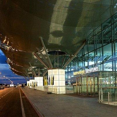 Private Departure Transfer: Kyiv Boryspil International Airport from Kyiv Hotel