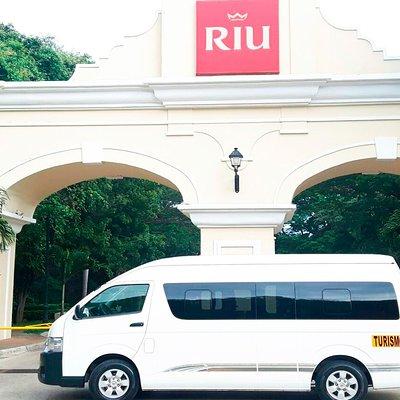 Private Transfer from Liberia Airport to RIU Guanacaste Hotel