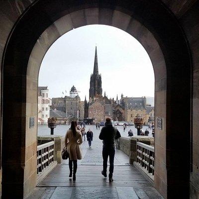 Edinburgh Castle Guided Walking Tour in English