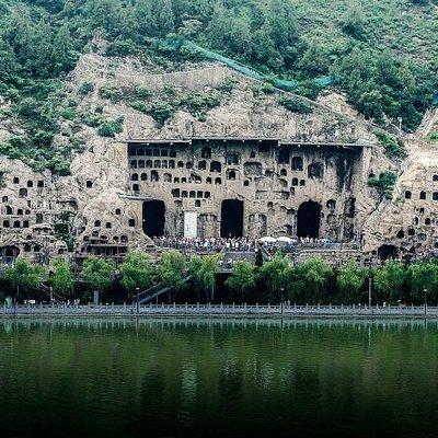 Private Luoyang Longmen Grottoes & Shaolin Temple Day Tour from Luoyang