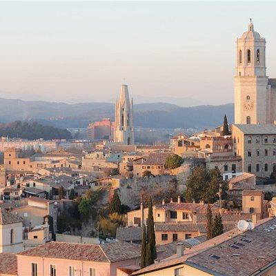 Girona Guided Tour with Cathedral, Arab Baths & St Feliu Basilica