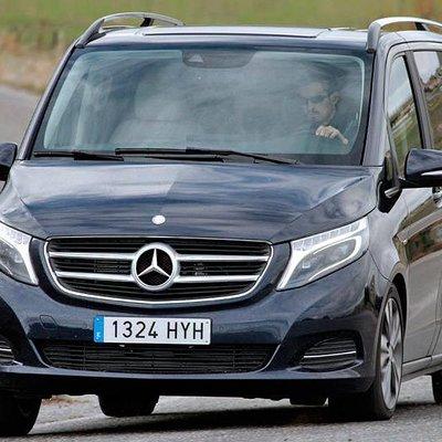 Private transfer from Passau to Prague