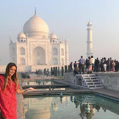 Private Guided Taj Mahal Tour with Skip The Line Entry Ticket