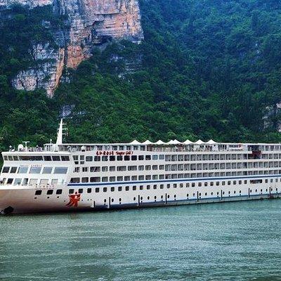 Yangtze River Cruise from Chongqing to Yichang Downstream in 4 Days 3 Nights