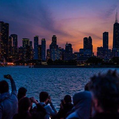 Chicago by Night: 90 Minute River and Lakefront Cruise