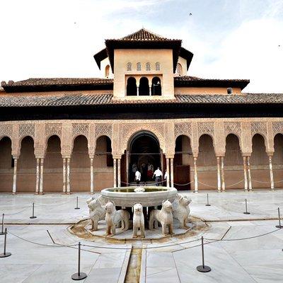 Alhambra and Nasrid Palaces Ticket with Audioguide
