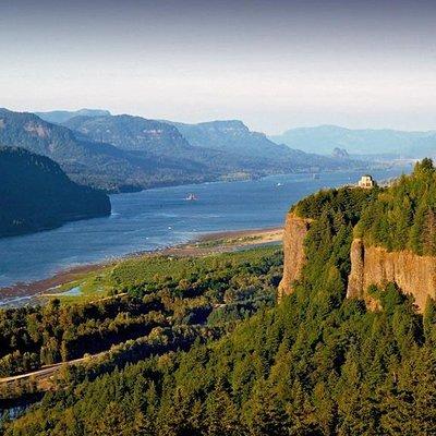 Small Group: Columbia River Gorge Waterfalls Tour from Portland