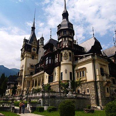 3 Castles : Peles ,Bran ,Cantacuzino Wednesday filming site-Tour from Brasov 