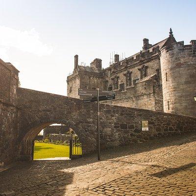 Stirling Castle, Loch Lomond and Cruise Day Tour from Glasgow