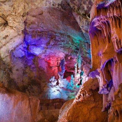 Spectacular Cave Guided Tour from Alicante
