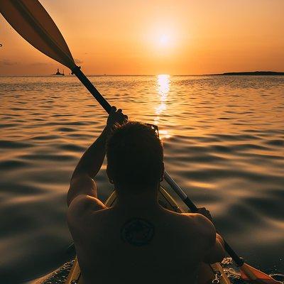 SUNSET WINE TOUR by KAYAK or SUP