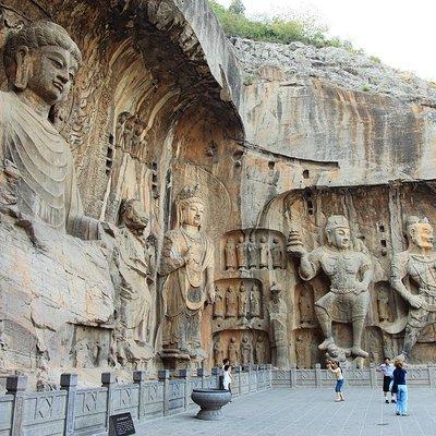 2-Day Zhengzhou Private Tour: Yellow River, Erqi Square, Shaolin Temple, Longmen Grottoes