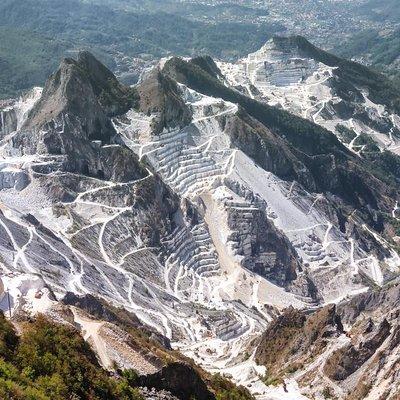 Carrara: Exclusive Marble Cave Tour Adventure in a 4x4