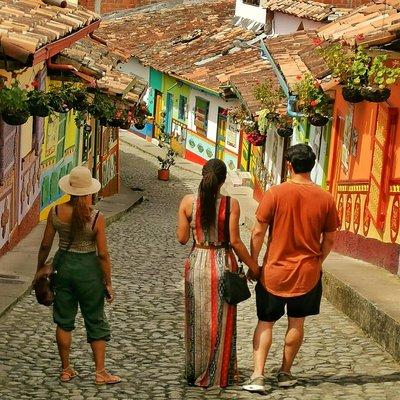 Guatape Rock & Coffee Tour & Picturesque Town: Private Tour