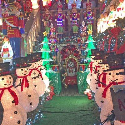 Brooklyn Christmas Lights Walking Tour at Dyker Heights