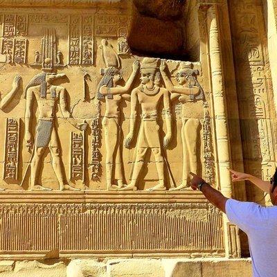 8-Day Private Tour Cairo, Aswan, Luxor and Nile Cruise Including Air Fare