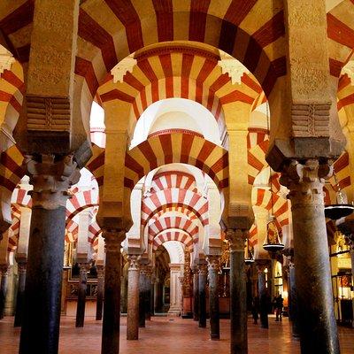 Cordoba Mosque & Jewish Quarter Guided Tour with tickets