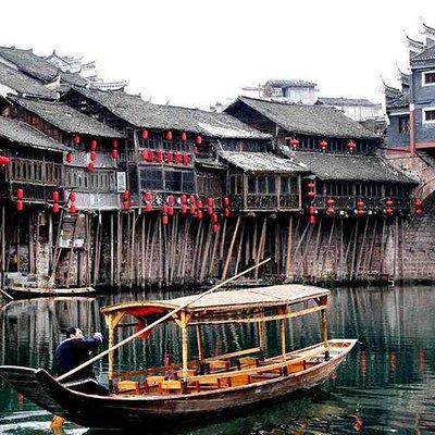 3-Day "A Bite" Of Mysterious West Hunan Tour (Zhangjiajie+Fenghuang)