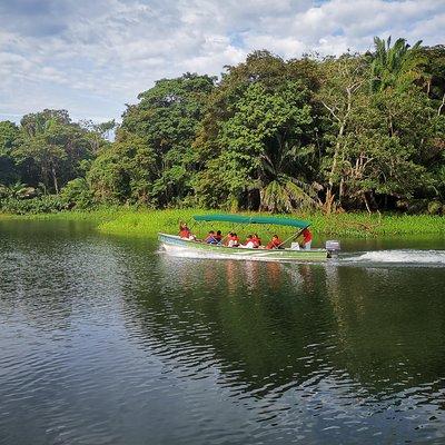 Sunset Boat Ride on Gatun Lake w/Embera Village & Lakeside Picnic