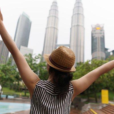 Skip the Line: Petronas Twin Towers Ticket With Free Hotel Delivery